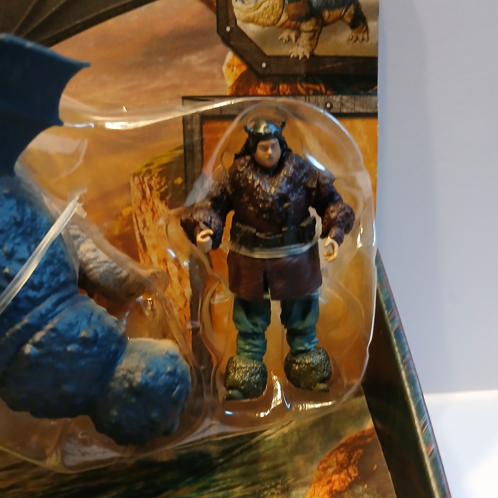 Spin Master How to Train Your Dragon Gronckle and Fishlegs Action Figure Set - Picture 3 of 8